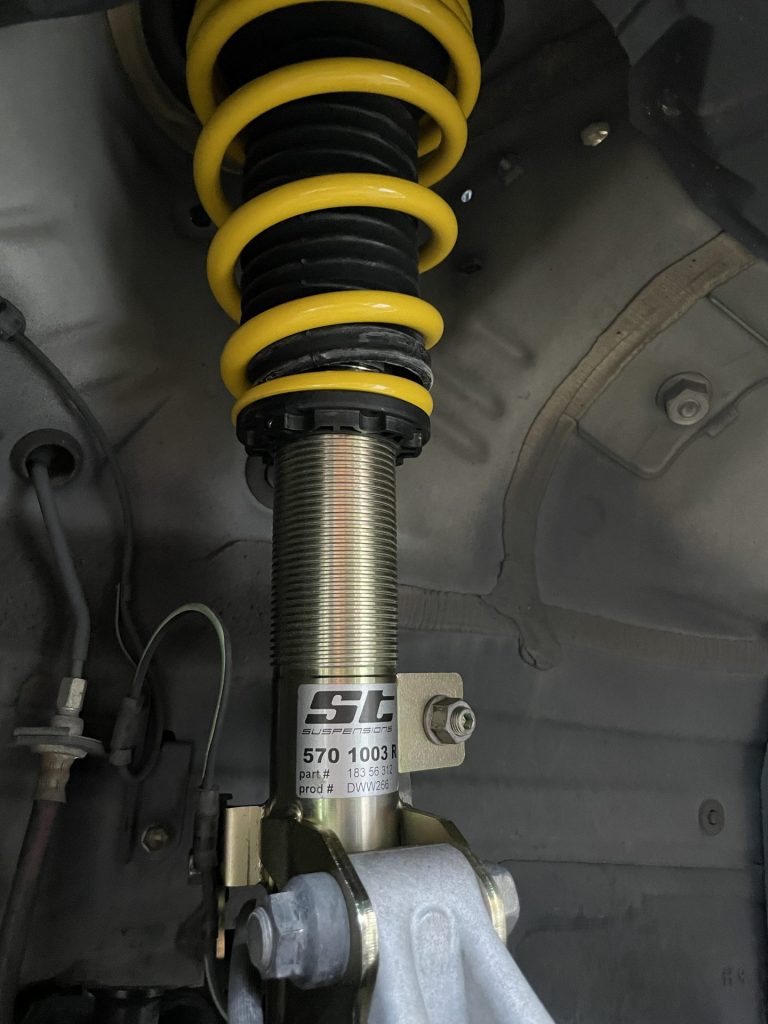 30プリウス 後期型 St Suspension 車高調取り付け - KYOEI-JAPAN｜共栄