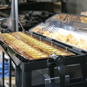 お祭りの屋台などで大人気！キャラクター焼き器 – ベビーカステラ機や