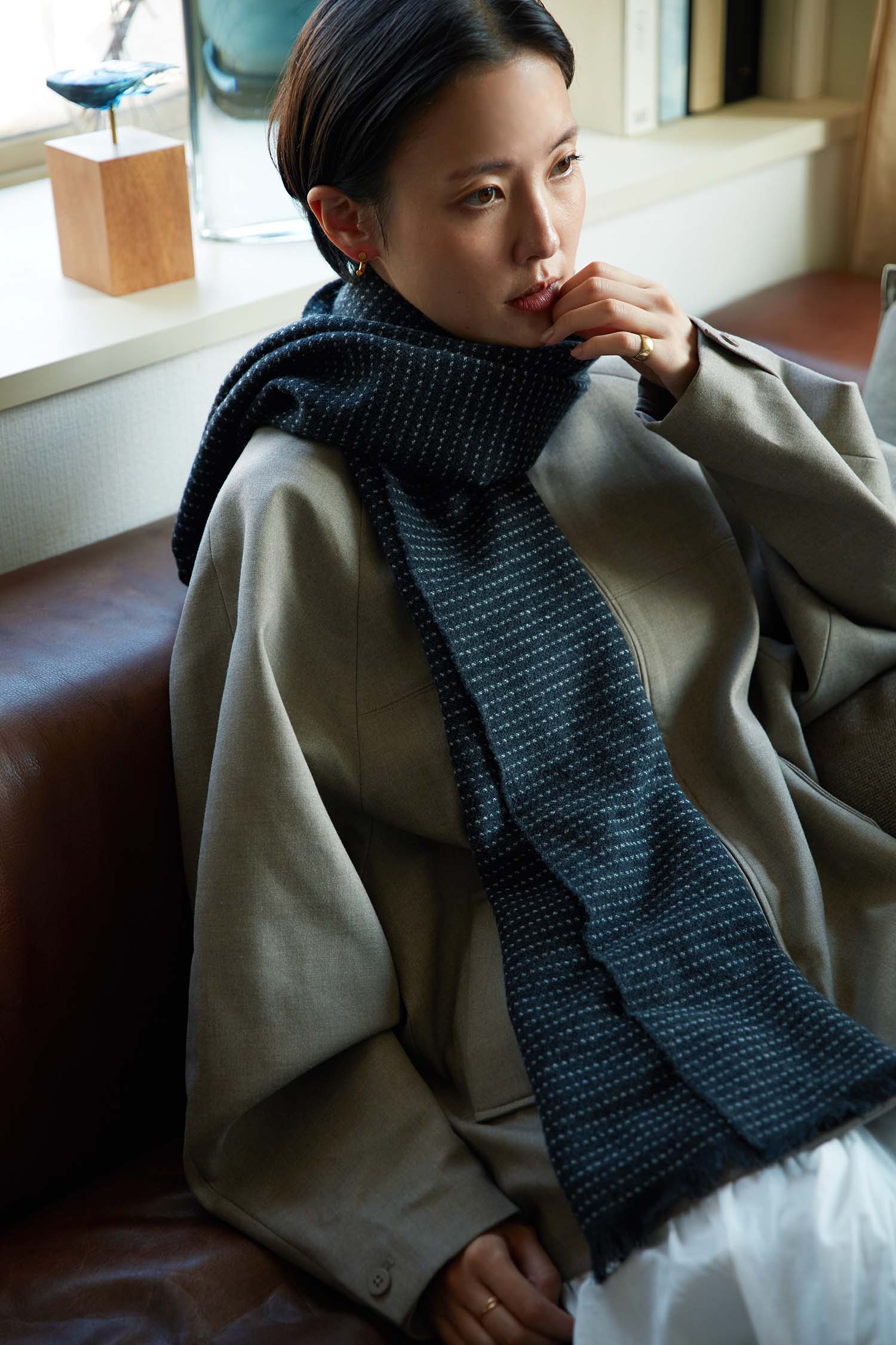 秋冬の装いにプラスしたい、クラシカルなウールストール – LAPUAN