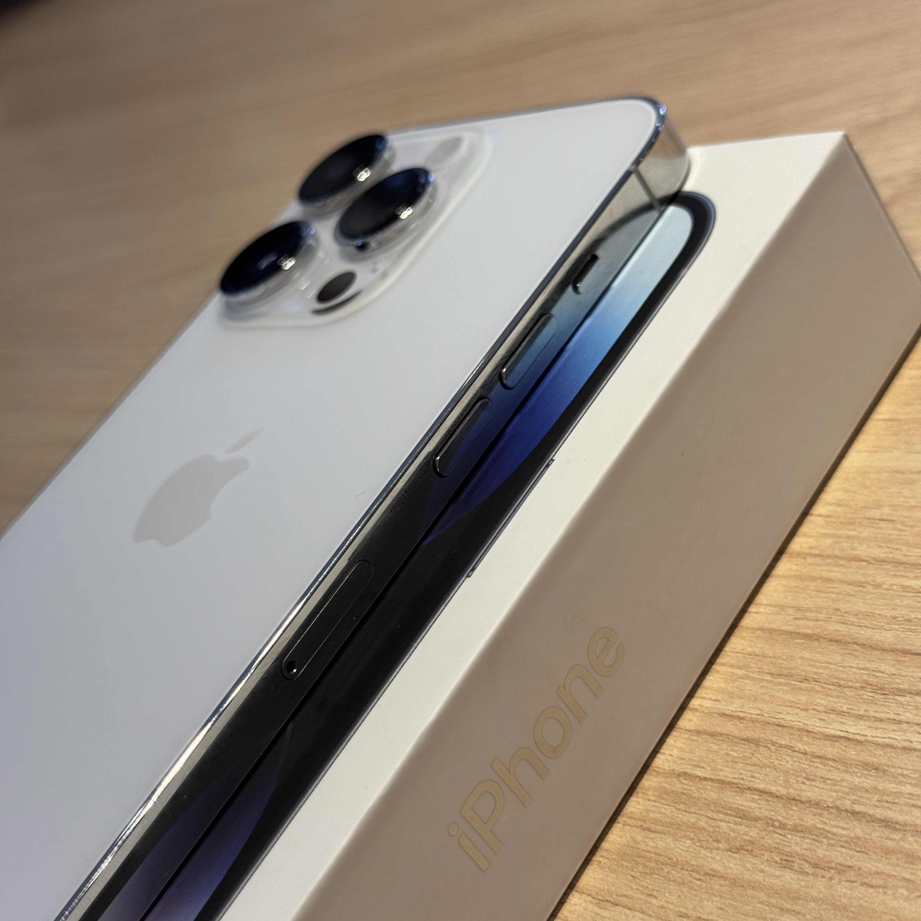 iPhone 14 Pro 256GB SILVER (seminovo) – LS