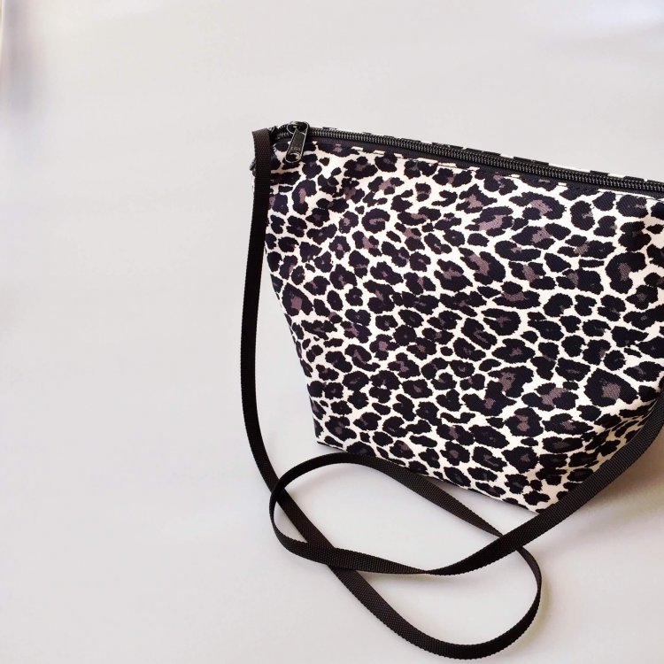 Herve Chapelier GLR別注 ビッグポシェット” | LEE