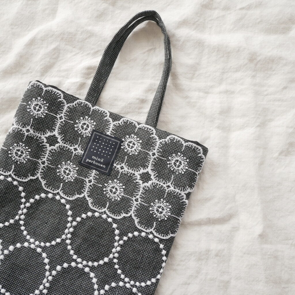 ミナペルホネン】mina perhonen / anemone × tambourine トースト