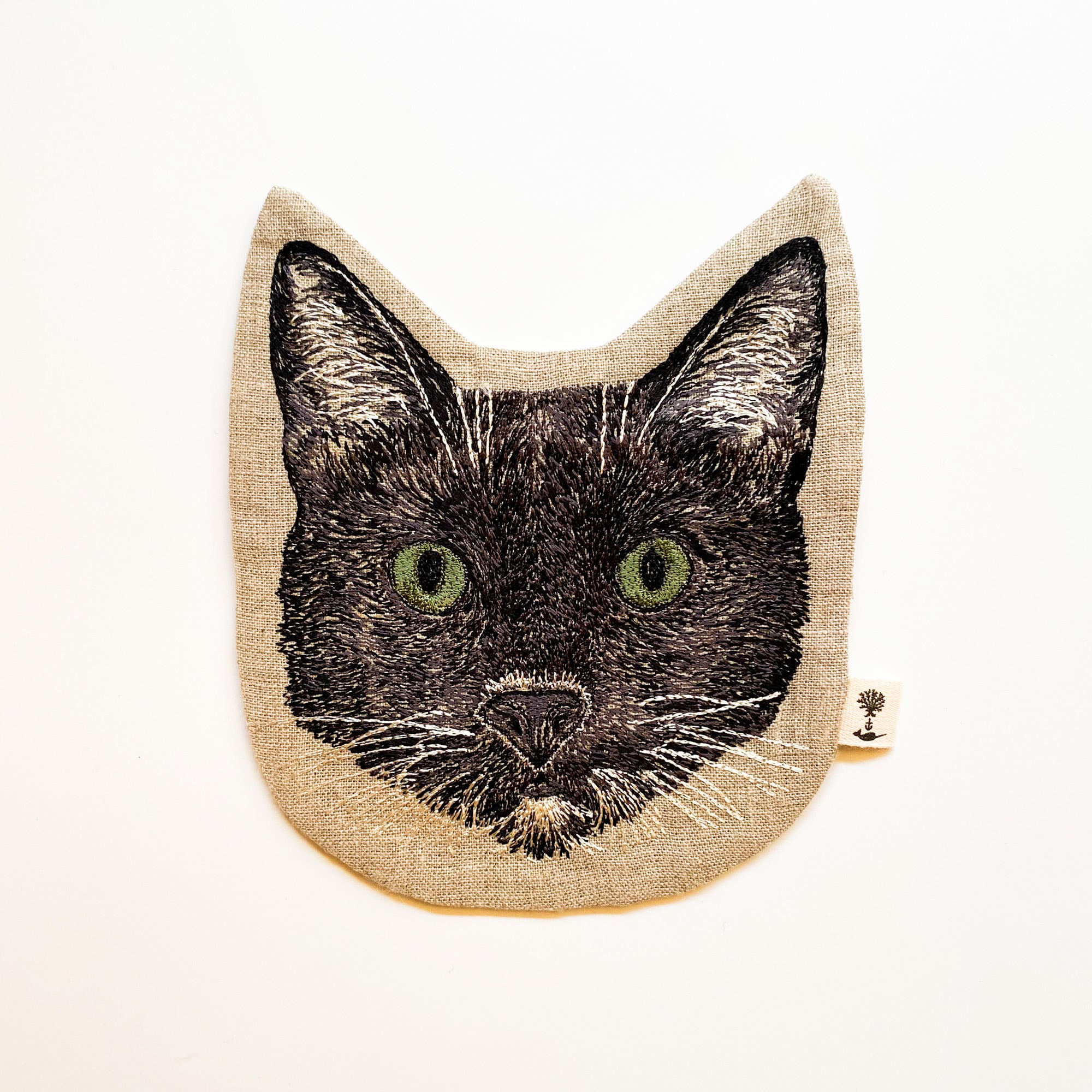 Coral＆Tusk（コーラル・アンド・タスク）の黒猫と9年目のごあいさつ | LEE