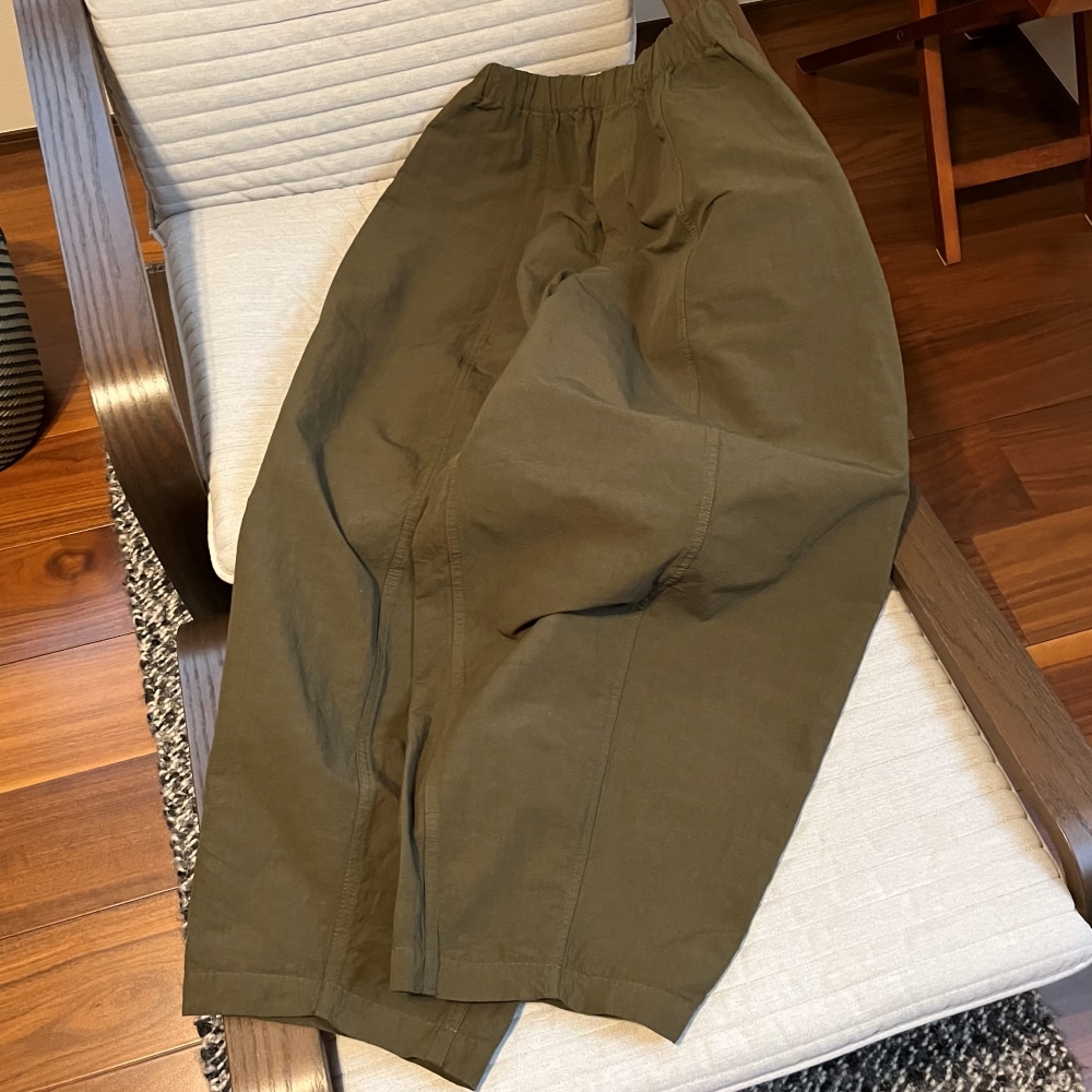 カレンソロジー】ワンツーコーデがきまる！ドロストパンツを愛用中です