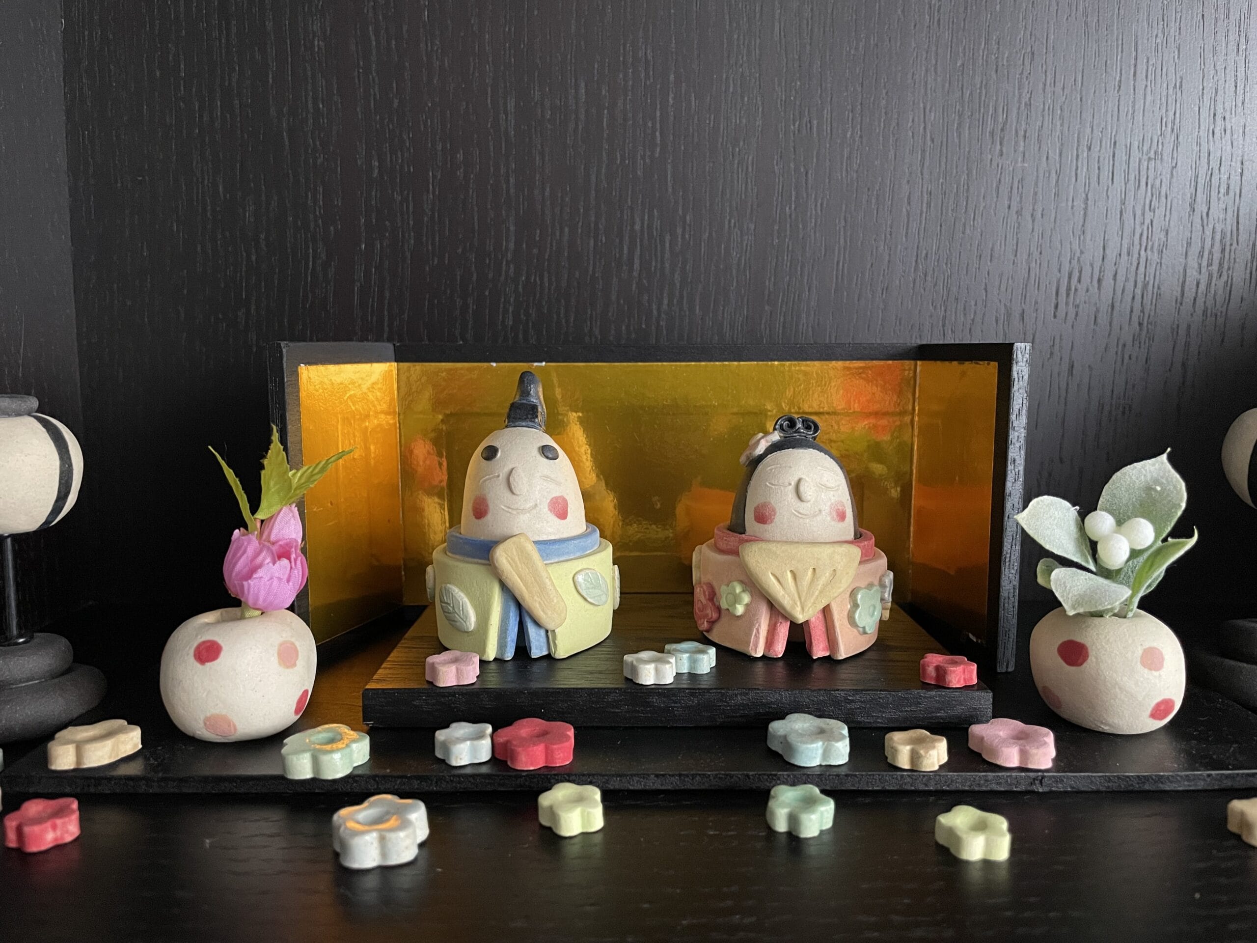 岡崎順子さん作陶の陶のおひなさまを出しました。＃ひなまつり2025 | LEE