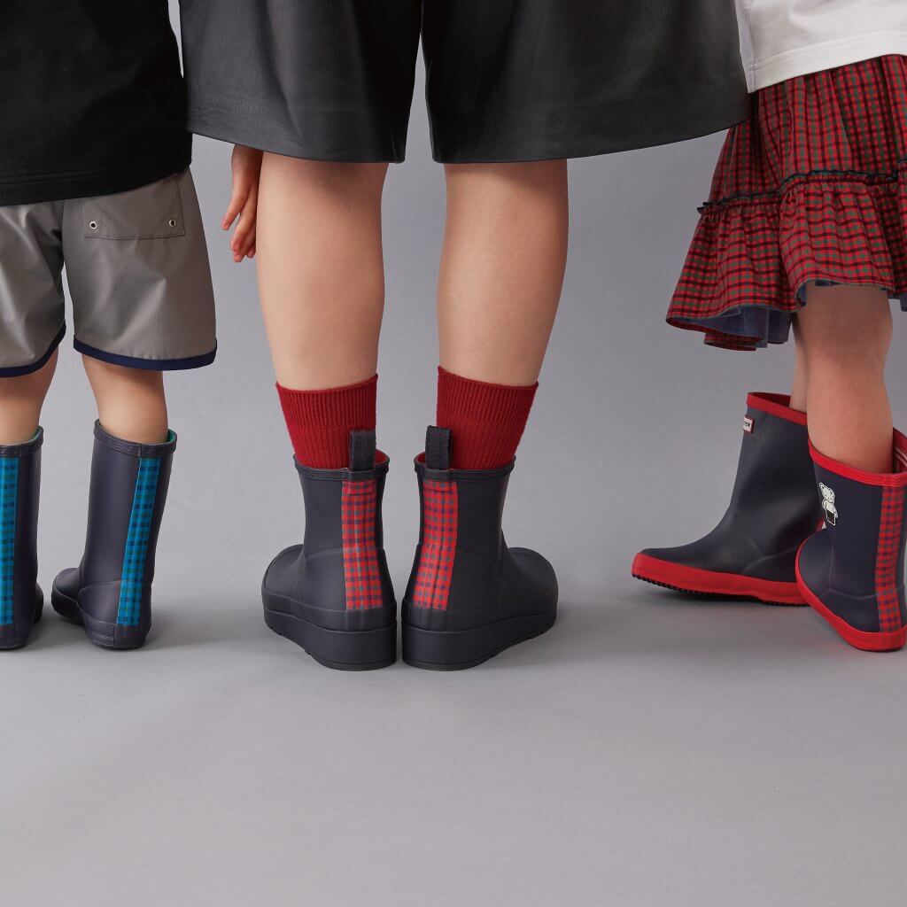 ファミリア×HUNTER】コラボ限定チェック柄のレイングッズで雨の日も