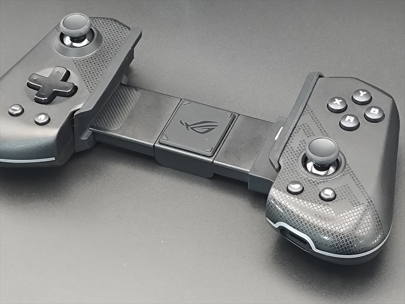 スマホが傷つきにくい折りたたみ機構がイカス！Android向け