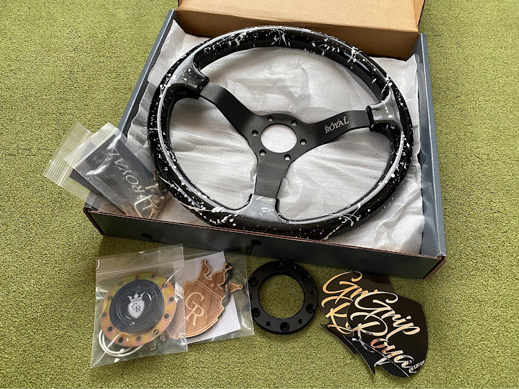 フェアレディZのステアリング・GRIPROYAL・グリップロイヤル・nrg