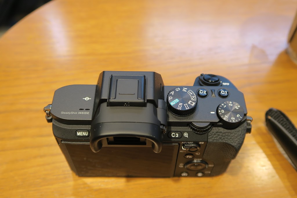 カメラ】はじめてのミラーレス一眼にSONY α7II購入！開封の儀と同時