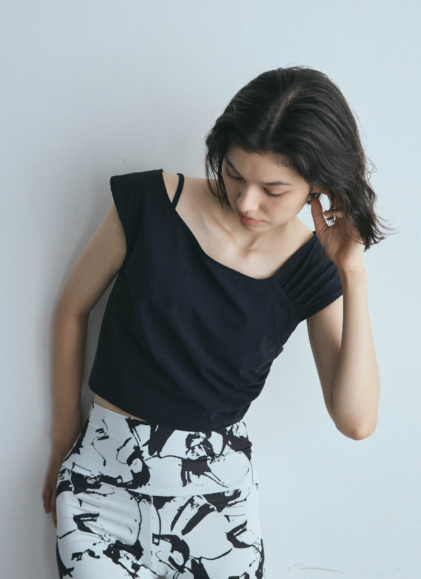 Asymmetry cup in top NO.LLM25003 | ITEM | Lina la mer