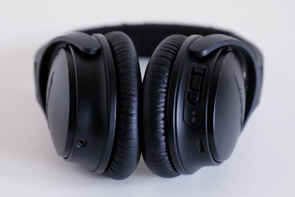 Bose QuietComfort 35 ワイヤレスヘッドホン レビュー｜音、付け心地