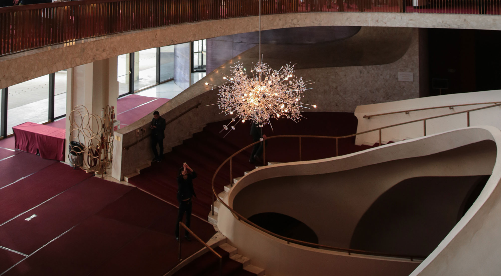 Met Opera - ⋆ J. & L. Lobmeyr Lighting