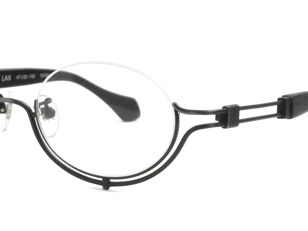 less than human(レスザンヒューマン)*LAX*ソフトスチパンな雰囲気の