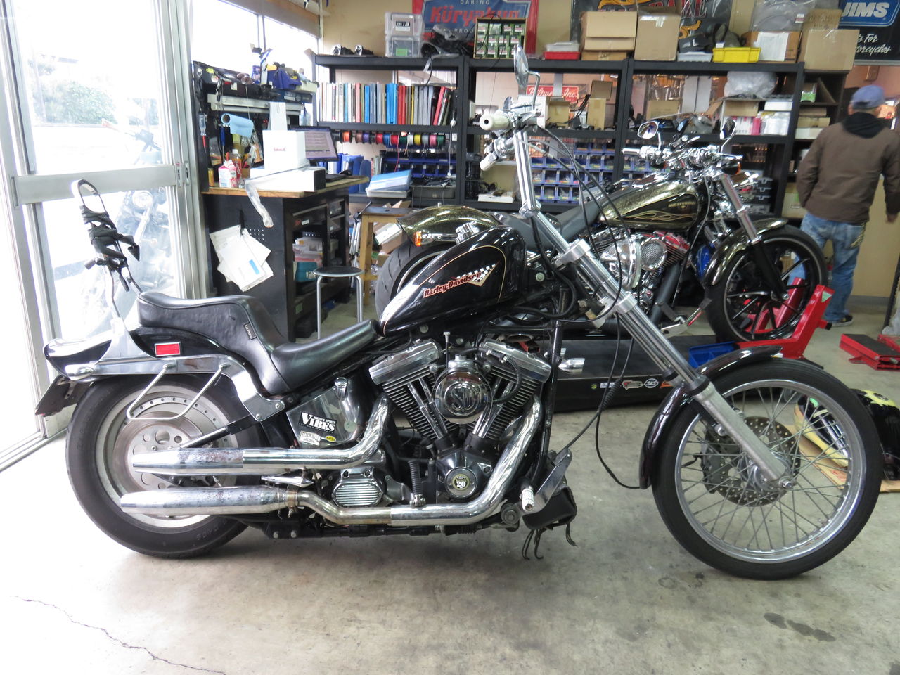 1999年式FXSTC インナーチューブ交換！！！ : HarleyDavidsonパーツ