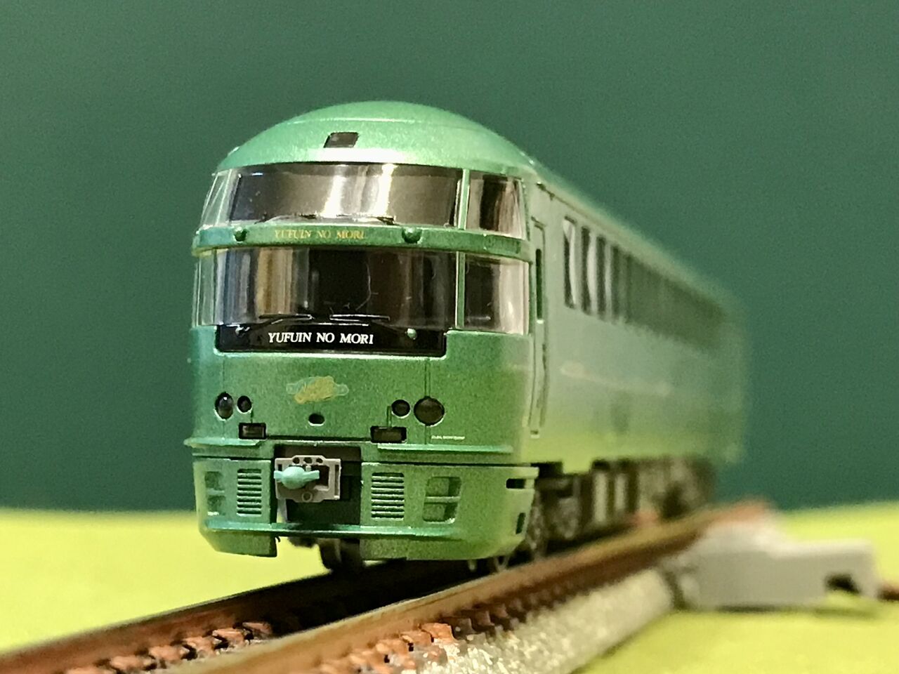 トミックスとマイクロエースの「ゆふいんの森」を並べてみました