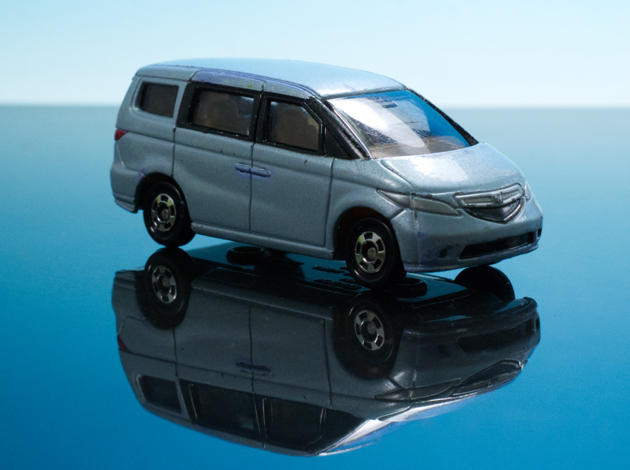 レビュー トミカ No.28 ホンダ エリシオン : ミニカー沼