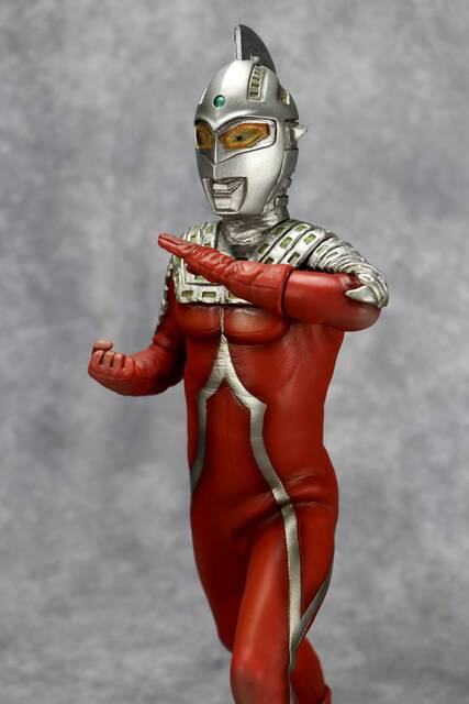 ツブコン⑥】ウルトラセブンエメリウムHG発光ギミック付き 商品詳細