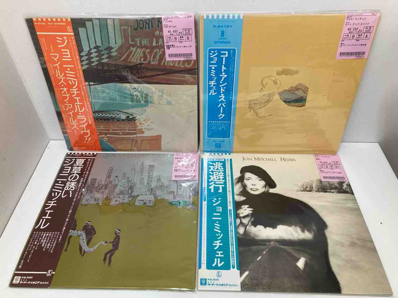 MC5」「MERCHANTS OF DREAM」「LEATHERCOATED MINDS」など、ロック