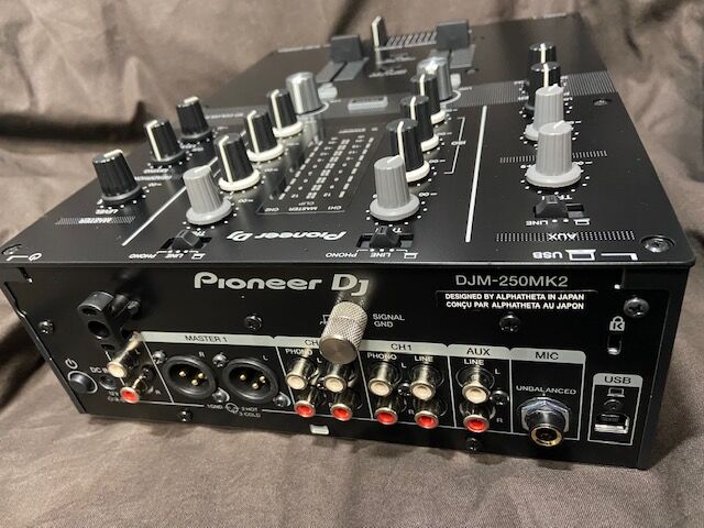 □4/13(木) 美品!!人気のPIONEER DJ / DJM-250MK2中古品入荷しました