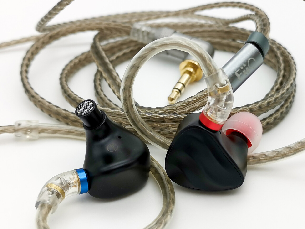 棚からレビュー】 「FiiO FH3」 100ドル台、アンダー2万円クラスの定番