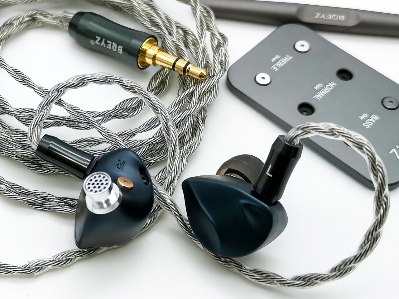 BQEYZ Autumn」 驚くほど上質なサウンドに独創的なマグネット式交換