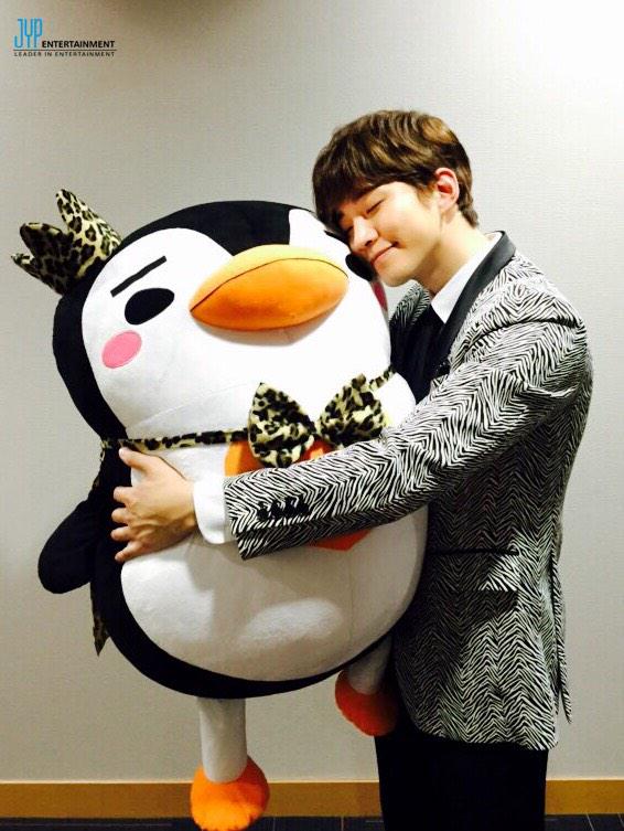 2PM ジュノ JUNHO BIG封筒＆ペンペンひまわりフィギュア