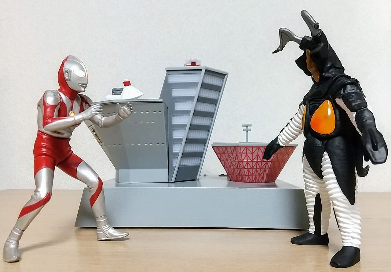 初代ウルトラマンとジェットビートル付き】究極アルティメットルミナス
