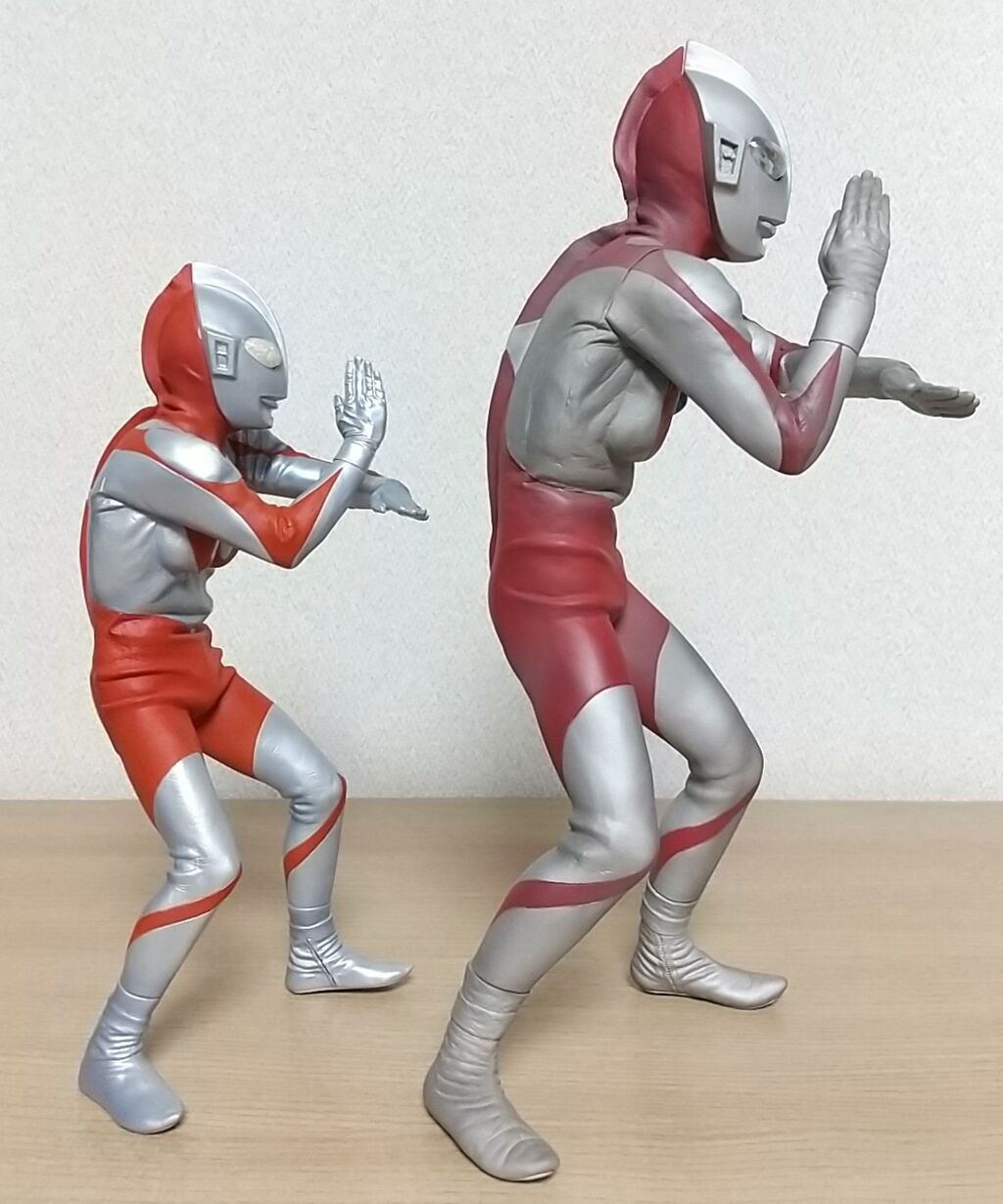 目の発光やカラータイマーの赤点滅も再現】大怪獣シリーズ