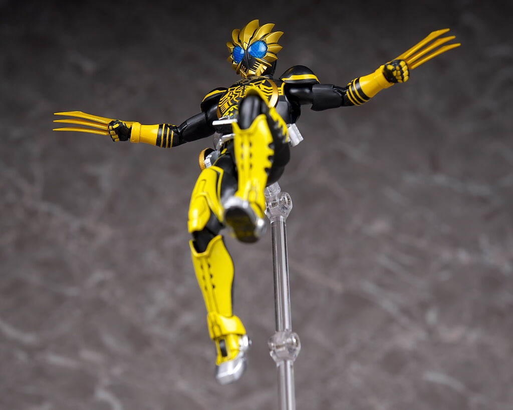 S.H.フィギュアーツ （真骨彫製法） 仮面ライダーオーズ ラトラーター