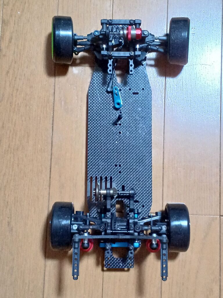 2024/9/22の作業：3Racing Sakura D5RRのMサイズ化② : お父さんの作業部屋