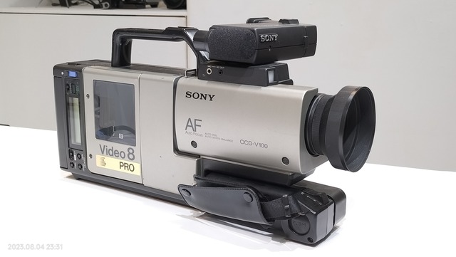 1986/昭和61/SONY/CCD-V100/Video8 PRO/8ミリビデオ/当時の最高級機種