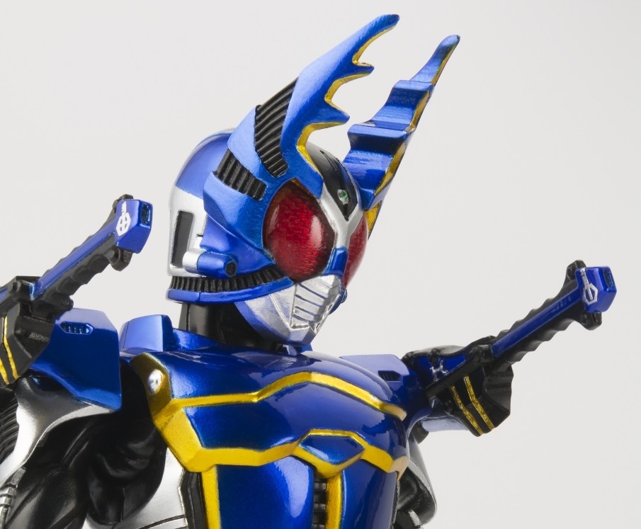 真骨彫製法「仮面ライダーガタック」＆「カブトエクステンダー」ご紹介