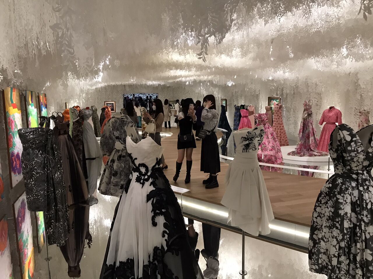 クリスチャン・ディオール展”を観に行ってきました : ニシザキ工芸(株