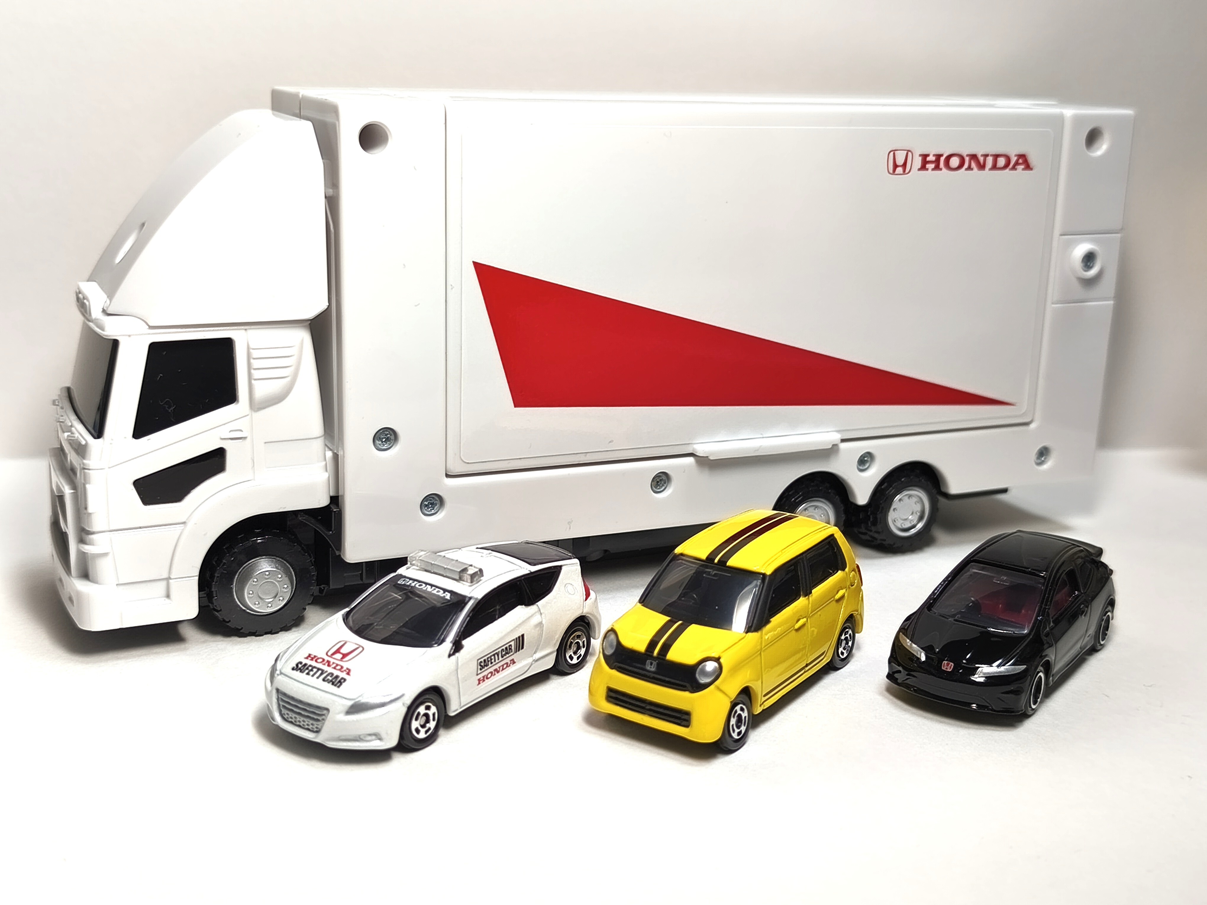 アジア限定トミカの最新作！】トミカ Honda トランスポーターセット