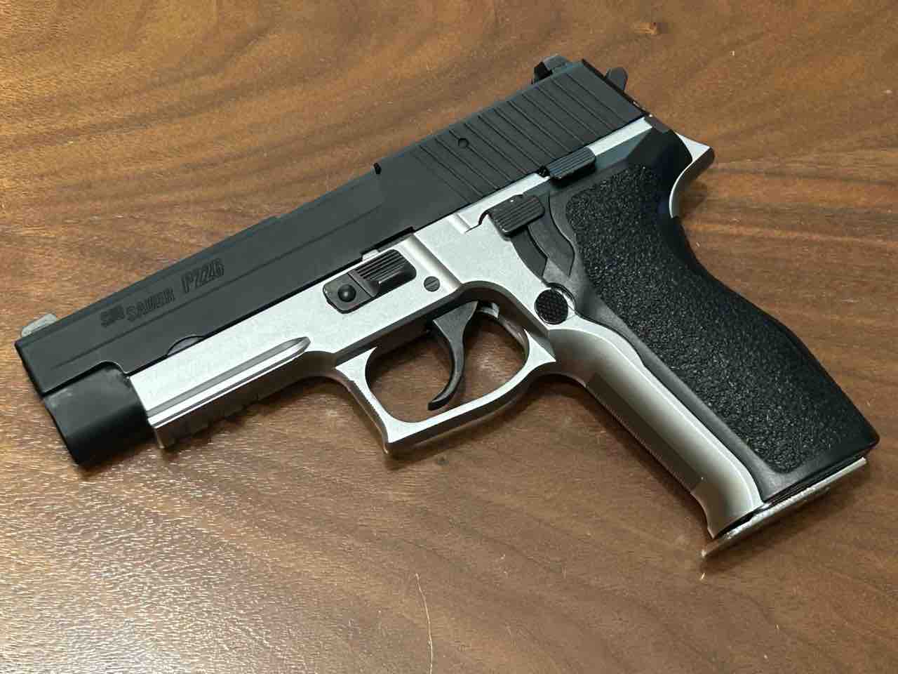 東京マルイ シグP226 E2 : 気ままにエアガンレビュー
