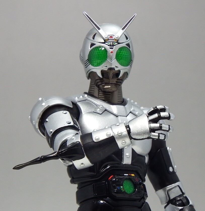 S.H.フィギュアーツ「シャドームーン(真骨彫製法)」 : 空想玩具シリーズ