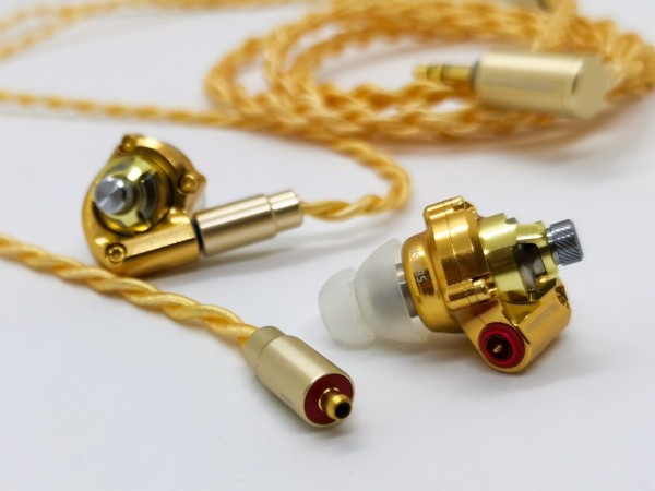 Acoustune 「HS1695TI Gold」 とにかくゴールドデザインが素敵で