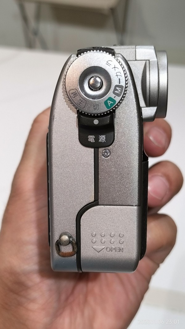 1996/平成8/SONY/DSC-F1/初代Cyber-Shot/回転レンズ/35万画素/内蔵