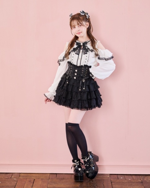 ティアードフリルスカパン ｜ LIZ LISA（リズリサ）公式通販 ｜ Tokyo