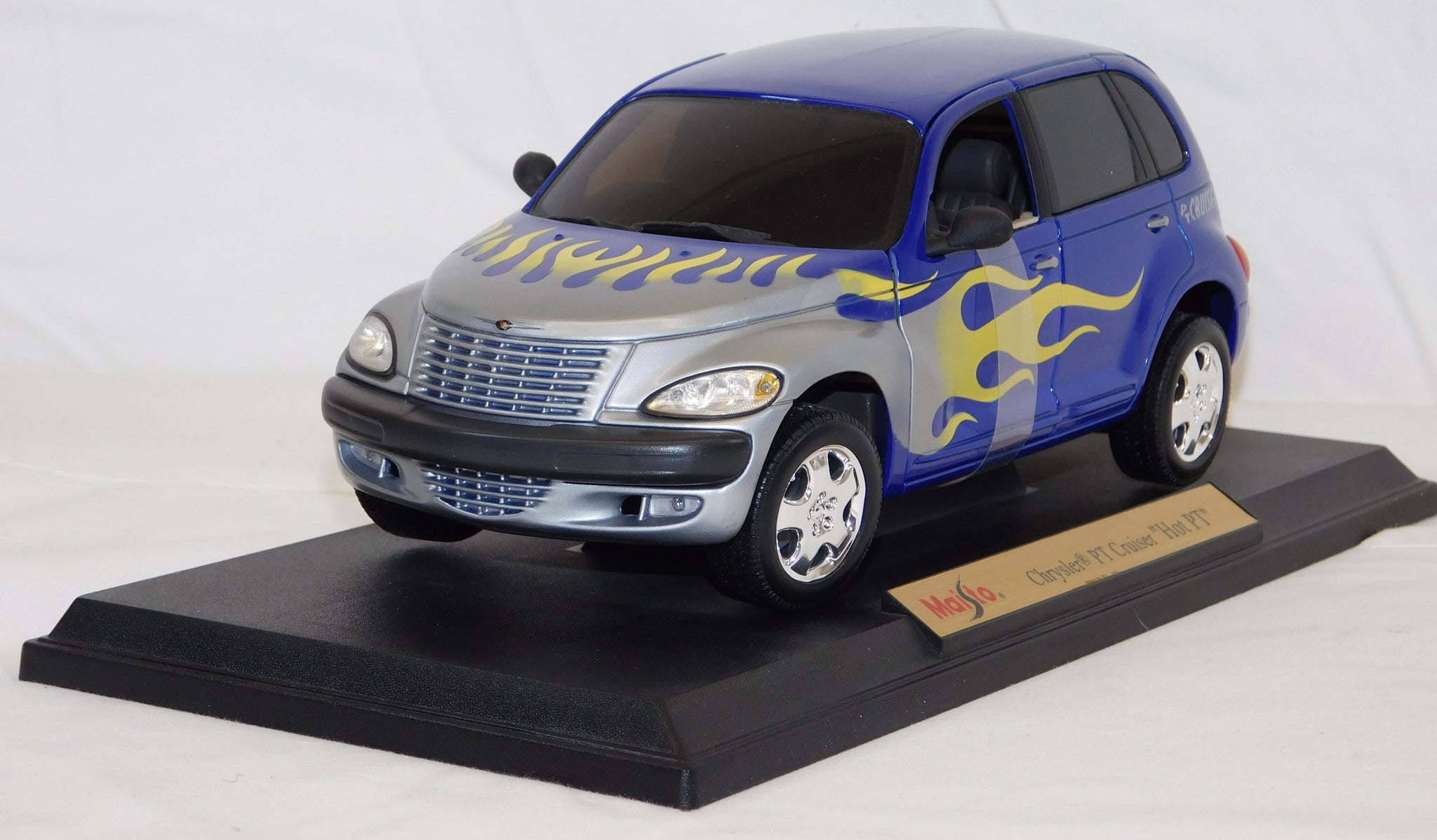 Maisto 2001 Chrysler PT Cruiser 