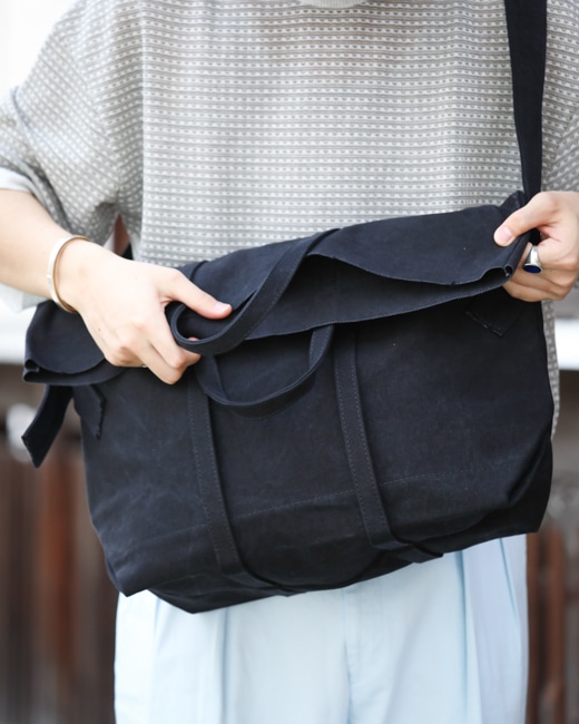 AMIACALVA 2way messenger bag (M) [Black]
