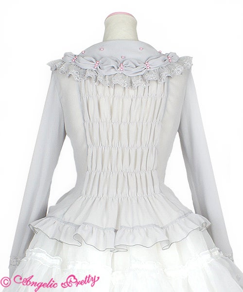 Sweet Cream Blouse (2018) by Angelic Pretty