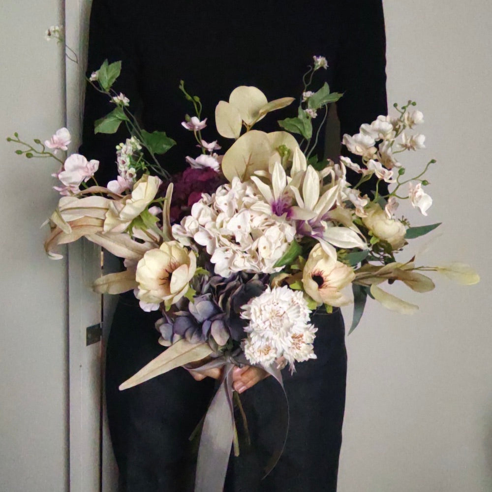 アーティフィシャルフラワー ホワイト×ベージュの華やかブーケ