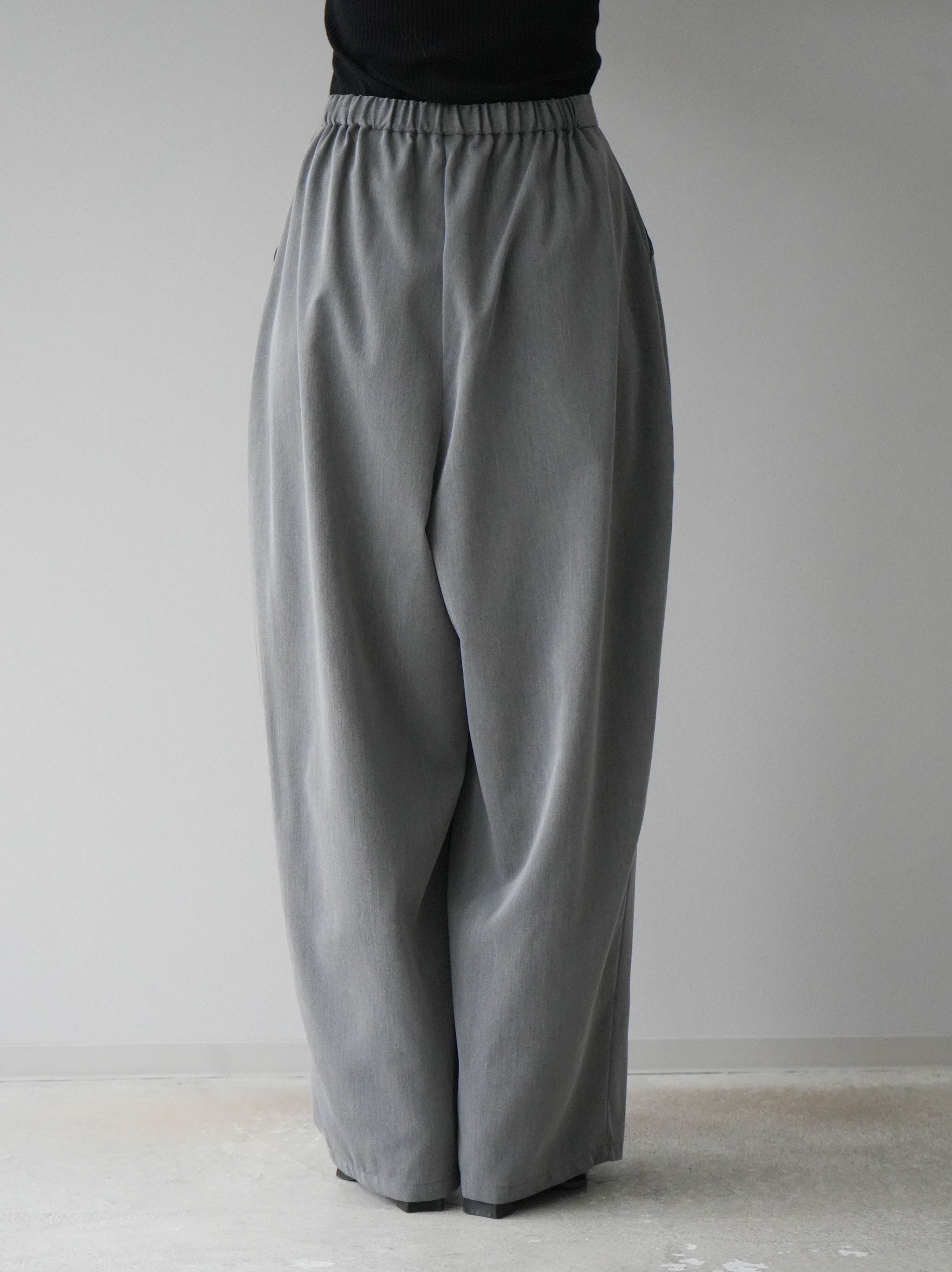 予約]3タックコクーンパンツ/グレー – Lumier
