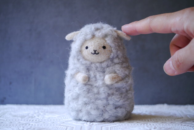 ハンドメイド作家 / doraroko】ふわふわひつじのぬいぐるみ