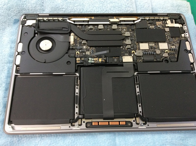 MacBook Pro 13 2020 A2251 ロジックボード欠品 ジャンク MacBook Pro