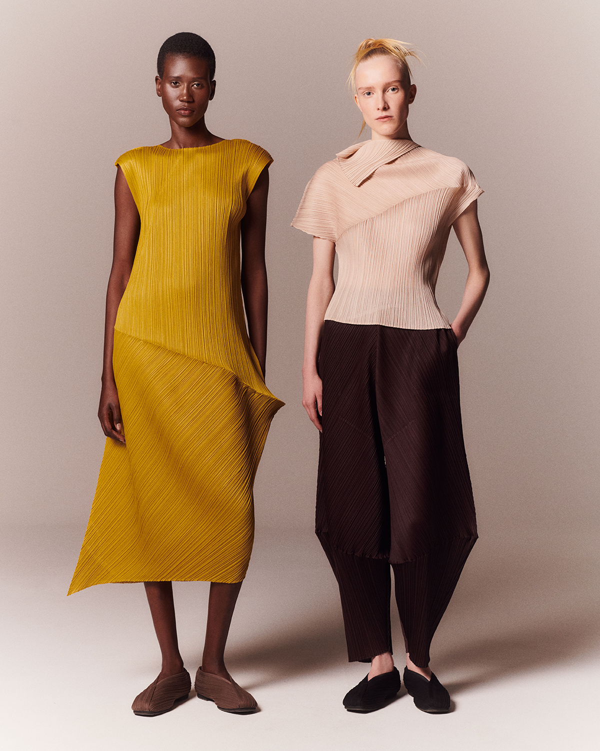 一本の糸から始まったプリーツ プリーズ イッセイ ミヤケ。創造の原点