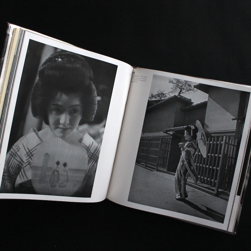 Japan Through A Leica（First Edition） - 木村 伊兵衛 / Ihei Kimura