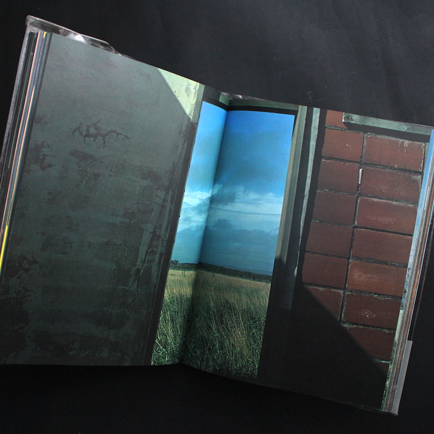 晴れた日 / A Fine Day（Second Printing, Signed） - 篠山 紀信