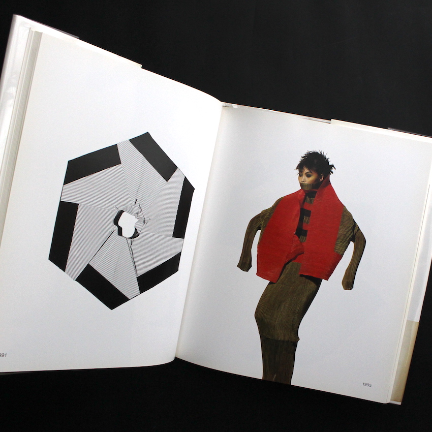 Irving Penn regards the work of Issey Miyake -アーヴィング・ペン